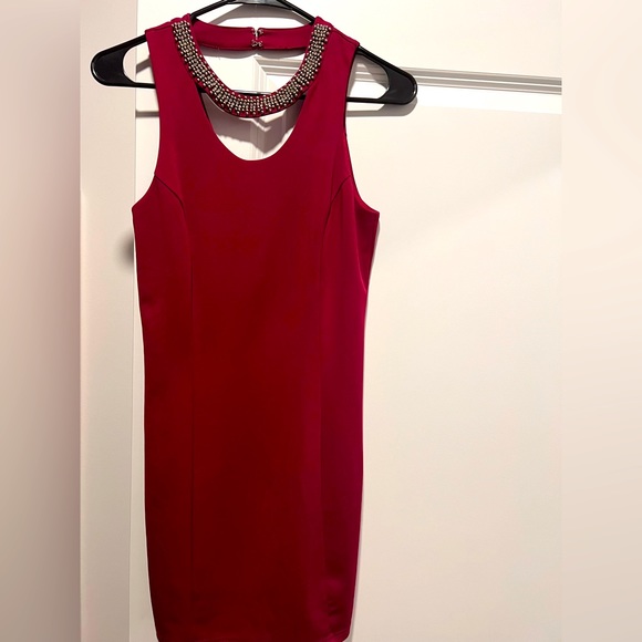 Cocktail dress with statement neckline - Picture 1 of 2